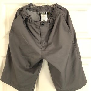 Youth medium under armor shorts
